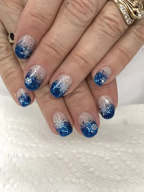 blaue-funkelnde-nagel-26_12-6 Blaue funkelnde Nägel